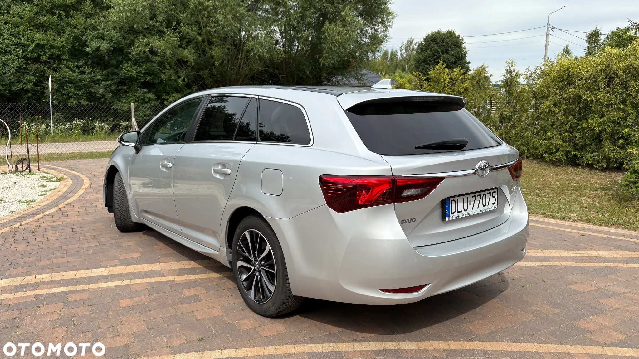 Toyota Avensis 2.0 D-4D Prestige - 2