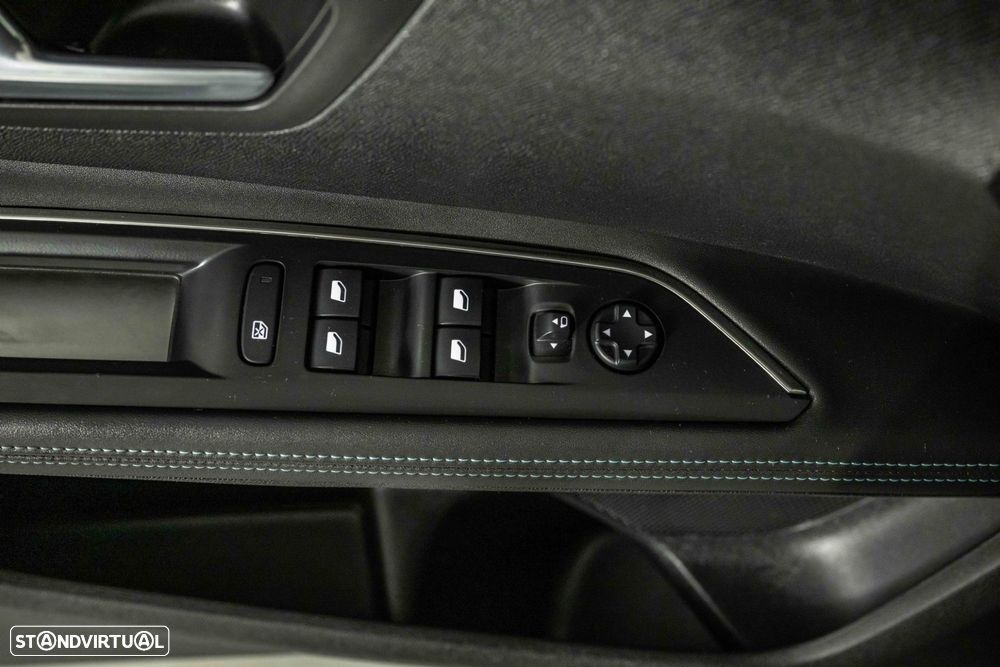 Peugeot 5008 1.2 PureTech Allure Pack - 19