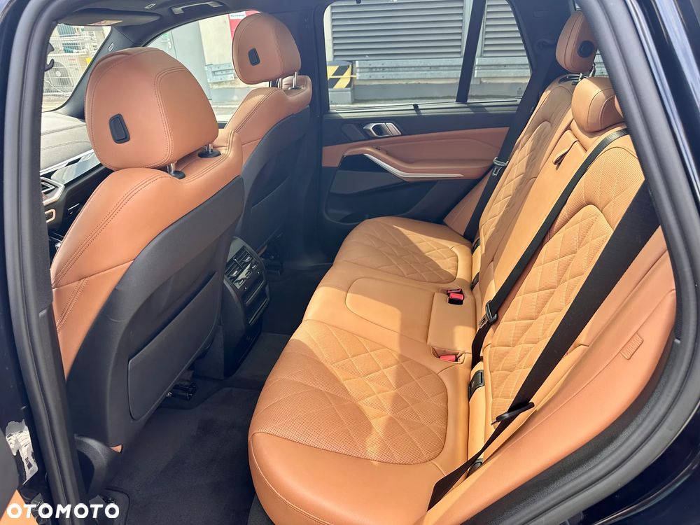 BMW X5 xDrive40i mHEV - 12