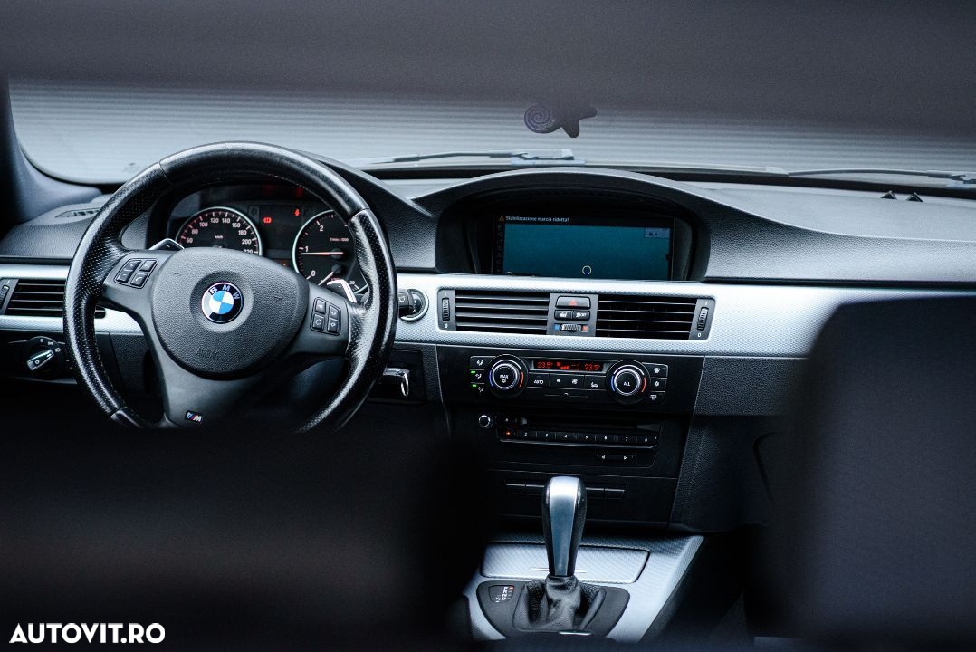 BMW Seria 3 320d Touring xDrive Sport-Aut. - 23
