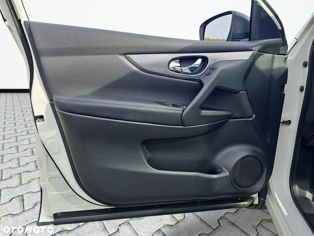 Nissan Qashqai 1.3 DIG-T N-Connecta - 17