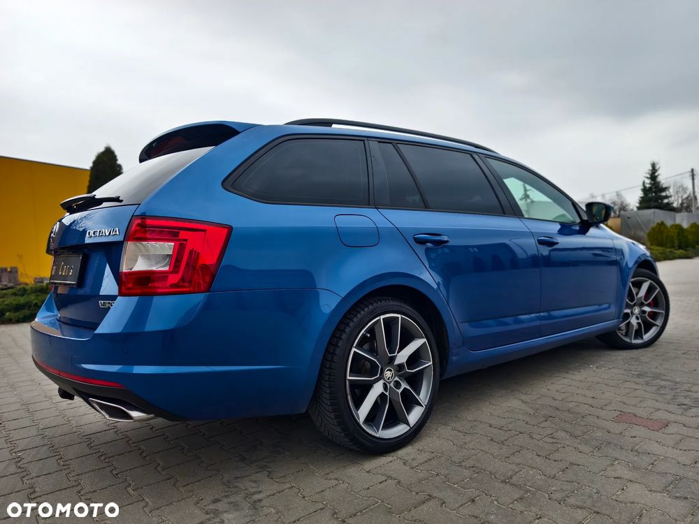 Skoda Octavia 2.0 TDI DSG RS - 38