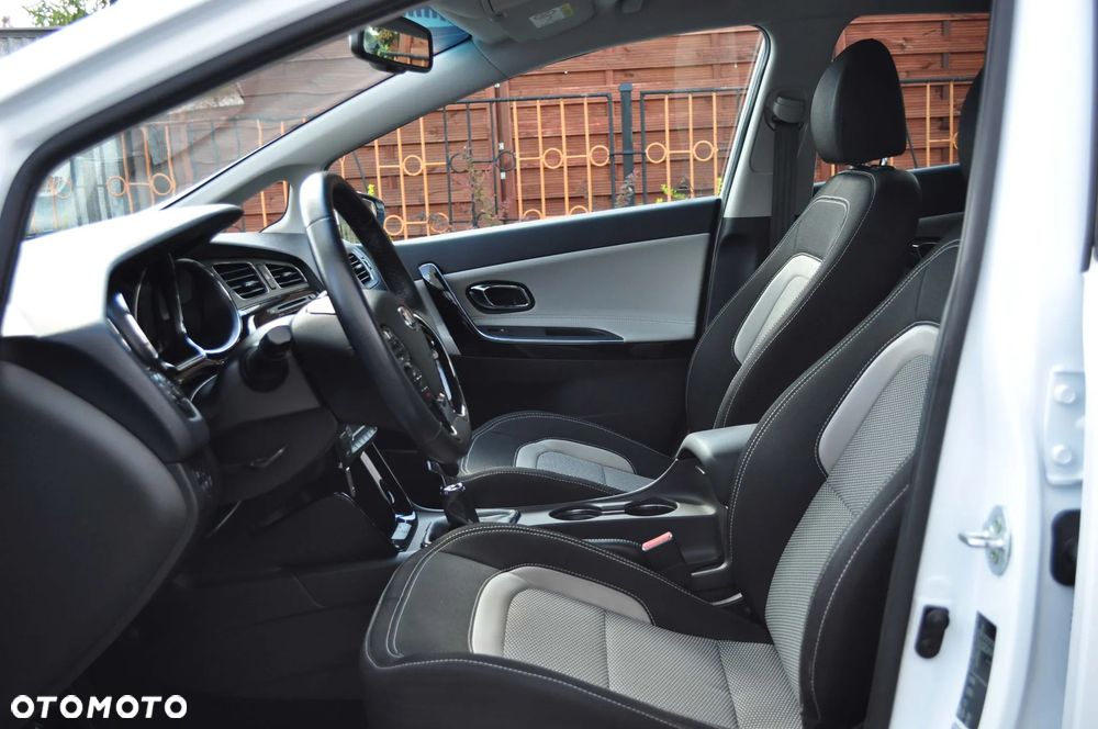 Kia Ceed 1.4 CVVT Dream Team Edition - 12