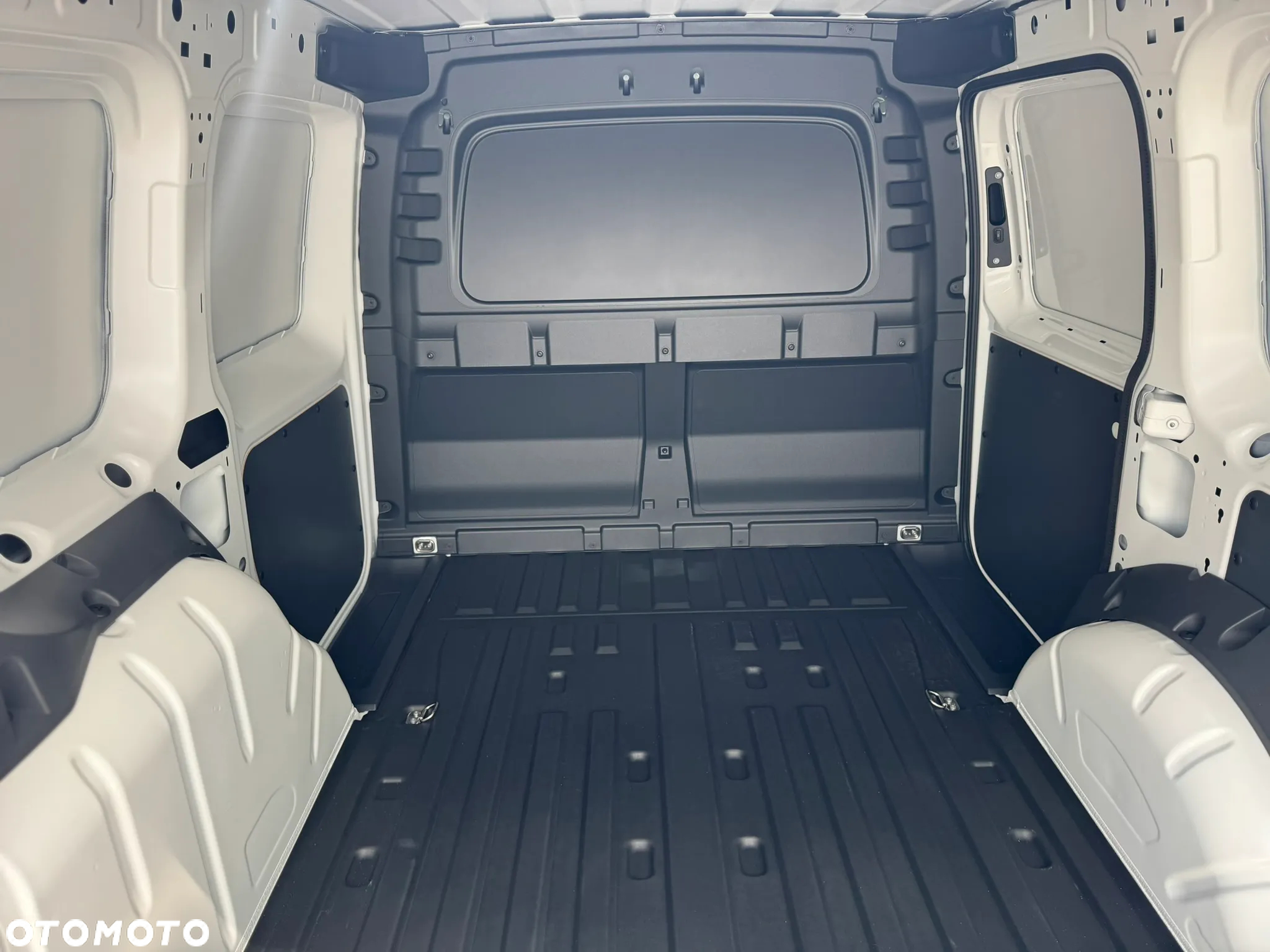 Volkswagen Caddy Cargo - 9