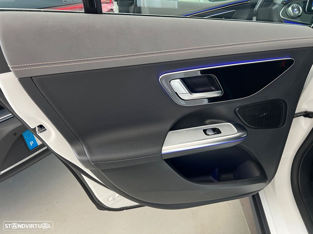 Mercedes-Benz EQE 300 Electric Art - 19