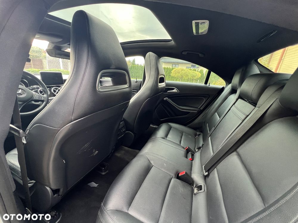 Mercedes-Benz CLA 250 4Matic 7G-DCT AMG Line - 12