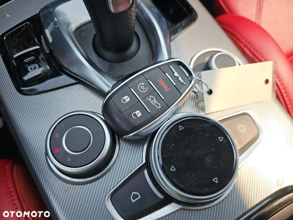 Alfa Romeo Stelvio 2.0 Turbo Veloce TI Q4 - 11
