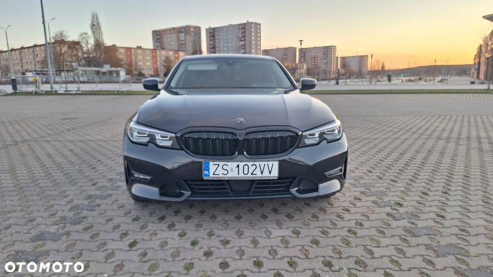 BMW Seria 3 330e M Sport - 3