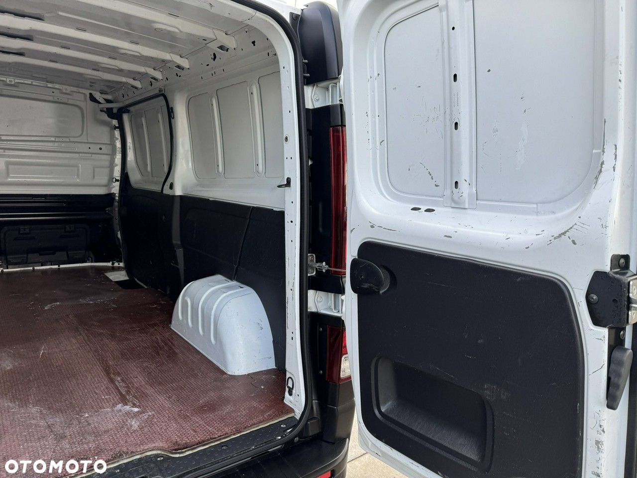 Renault Trafic - 25