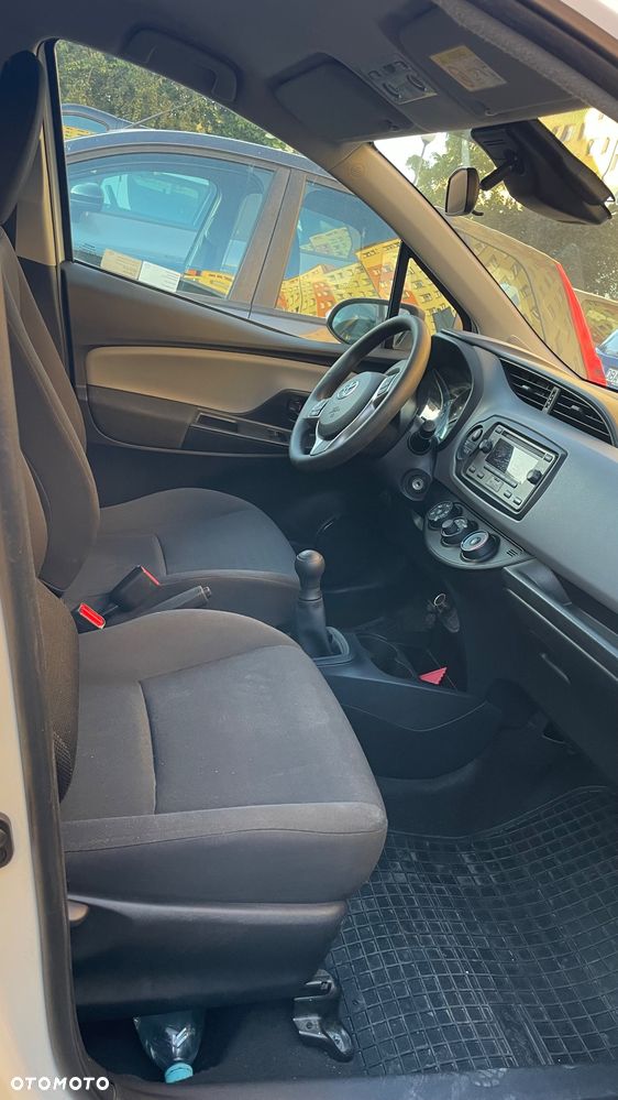Toyota Yaris 1.0 Active EU6 - 19