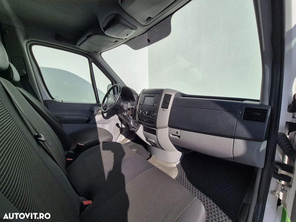 Volkswagen Crafter 35 MR Furgon 2.0 tdi - 13