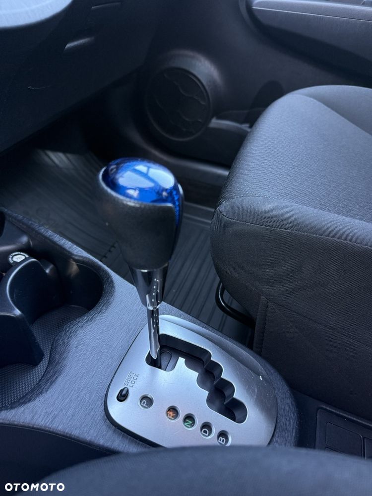 Toyota Yaris - 12