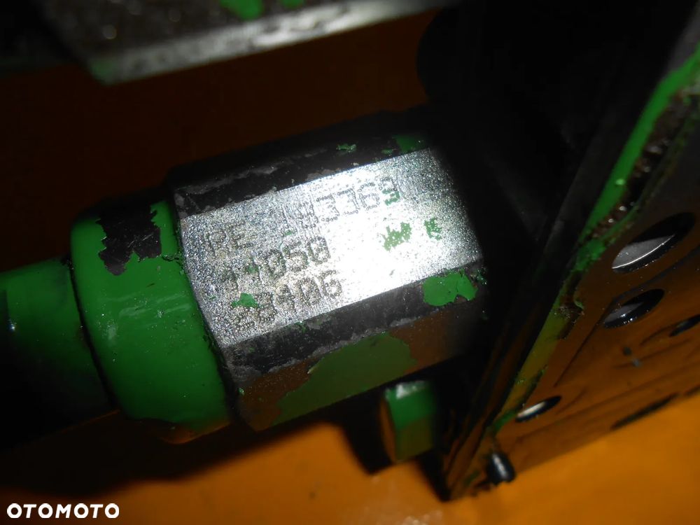Blok hydrauliczny rewersu elektronicznego John Deere 6930 - 5