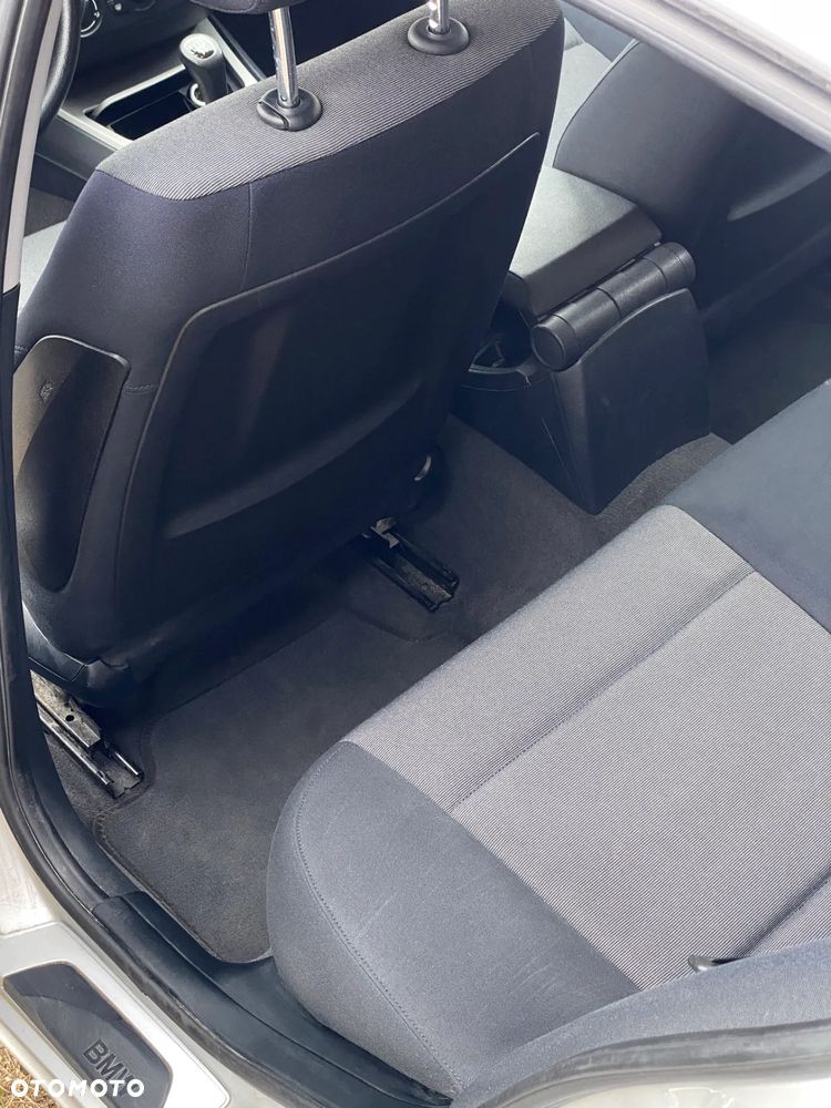 BMW Seria 1 116i - 13