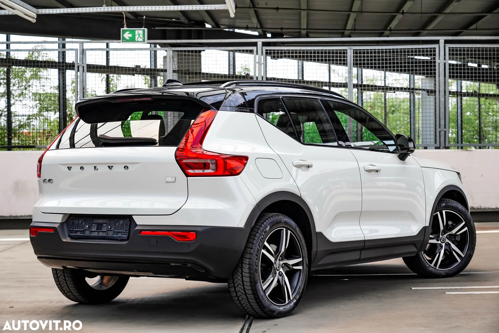 Volvo XC 40 Recharge T5 Twin Engine AT7 R-Design - 12