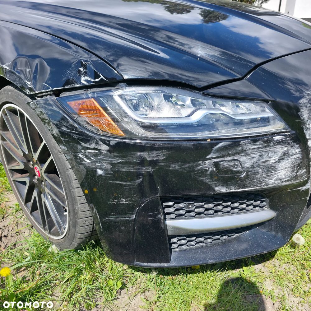Jaguar XF 35t AWD R-Sport - 19