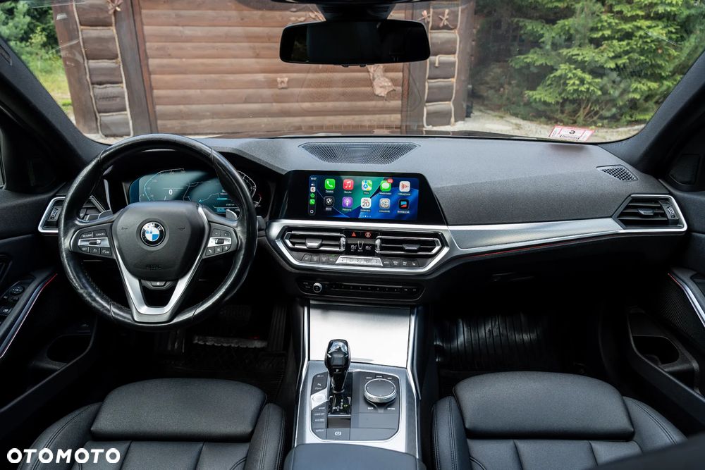 BMW Seria 3 330i xDrive Sport Line - 26