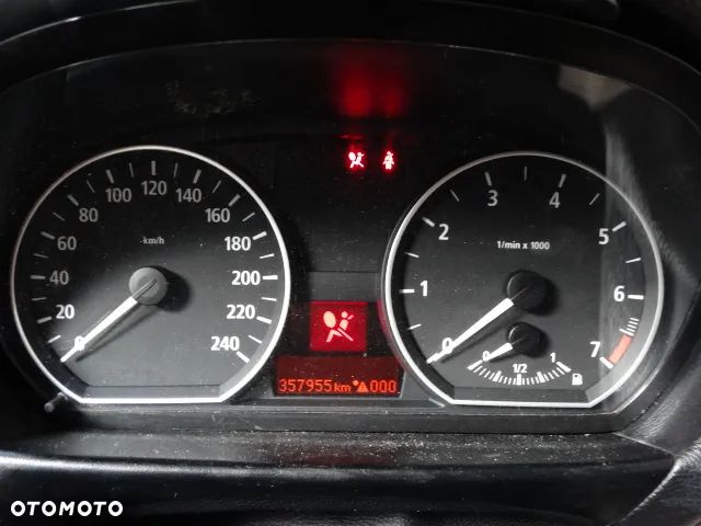 BMW 1 E81 Licznik zegary prędkościomierz tablica rozdzielcza Benzyna 9122587