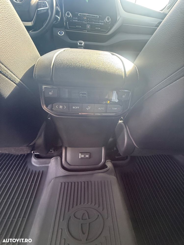 Toyota Highlander 2.5 Hybrid Luxury - 21