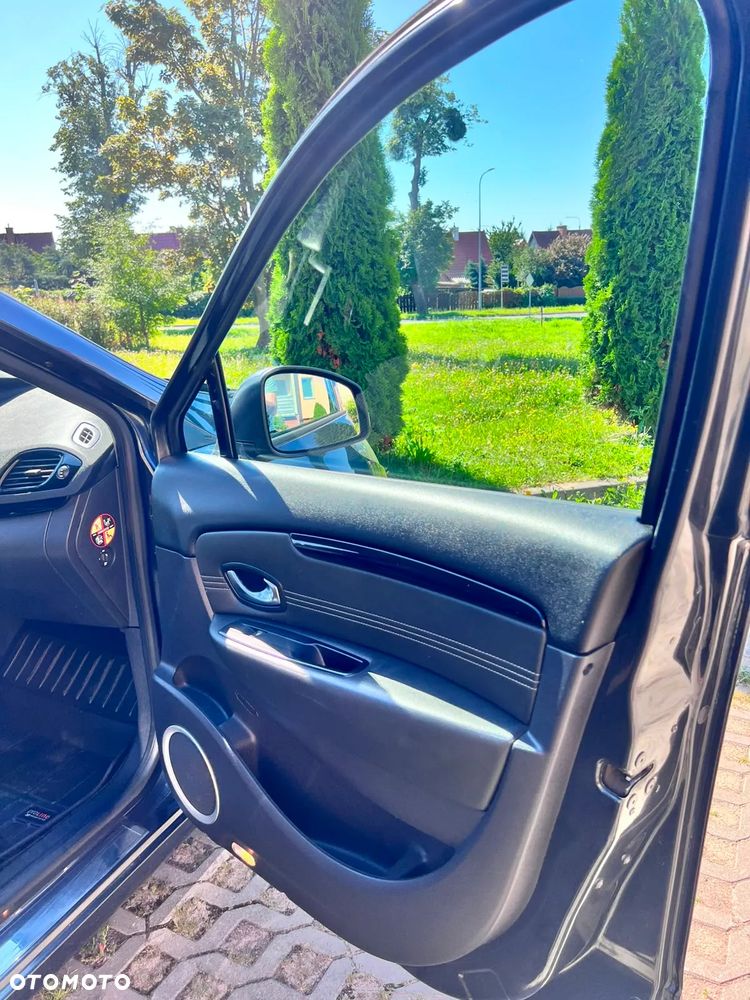 Renault Grand Scenic - 30