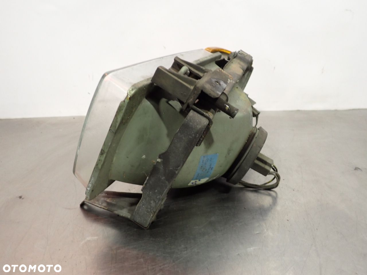 LAMPA PRAWA PRZEDNIA AUDI 80 B2 - 4