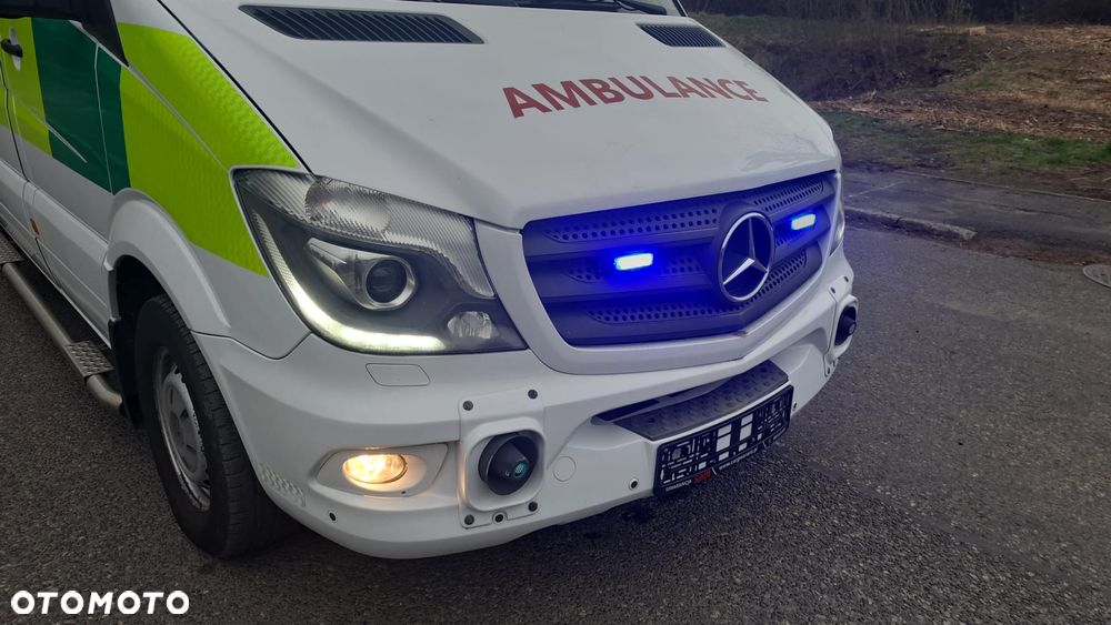 Mercedes-Benz Sprinter 319 CDI Ambulans karetka - 23