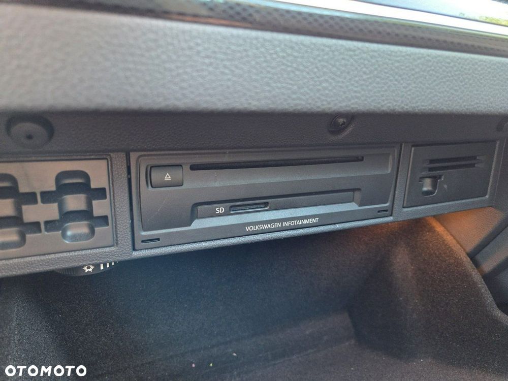 Volkswagen Golf - 23