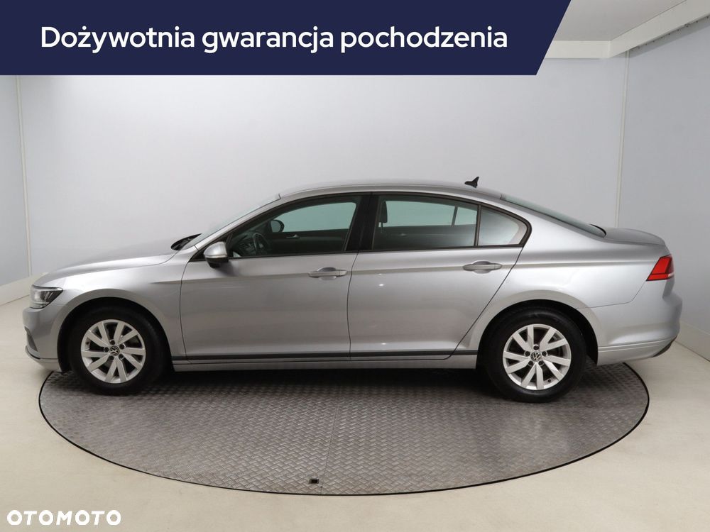 Volkswagen Passat - 4