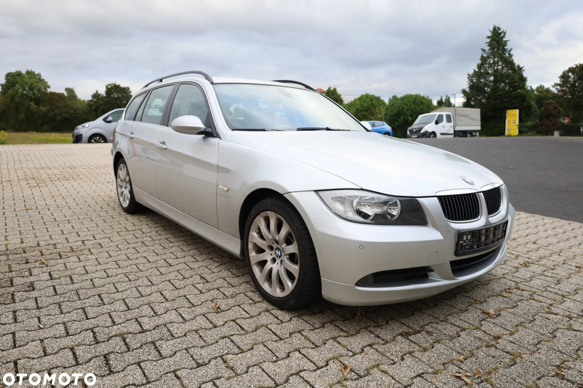 BMW Seria 3 325xi Touring - 2