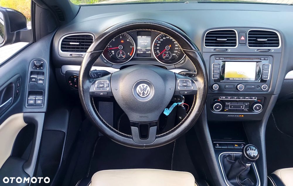 Volkswagen Golf Cabrio 2.0 TDI BlueMotion Technology Exclusive - 29