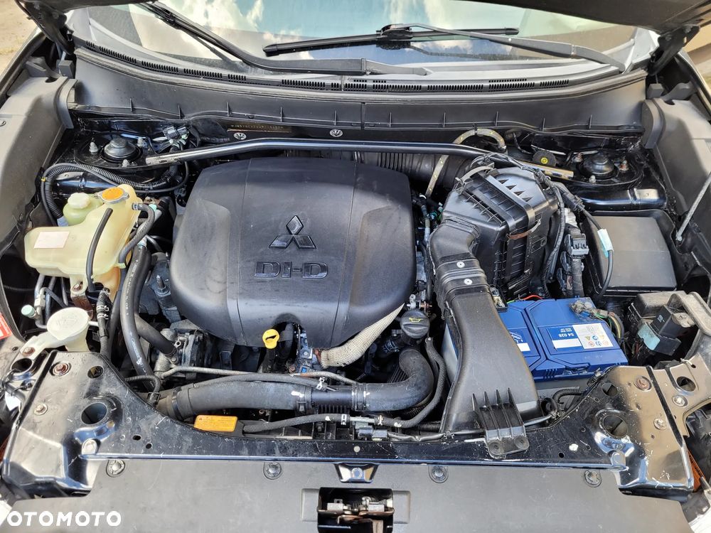 Mitsubishi Outlander - 14