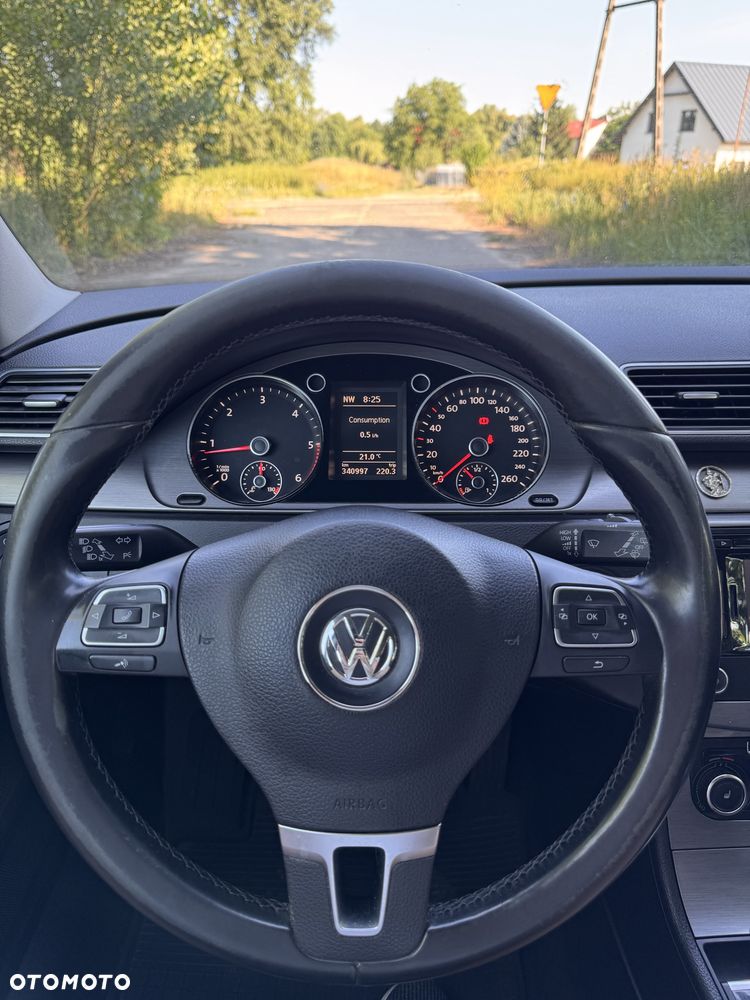 Volkswagen Passat - 5
