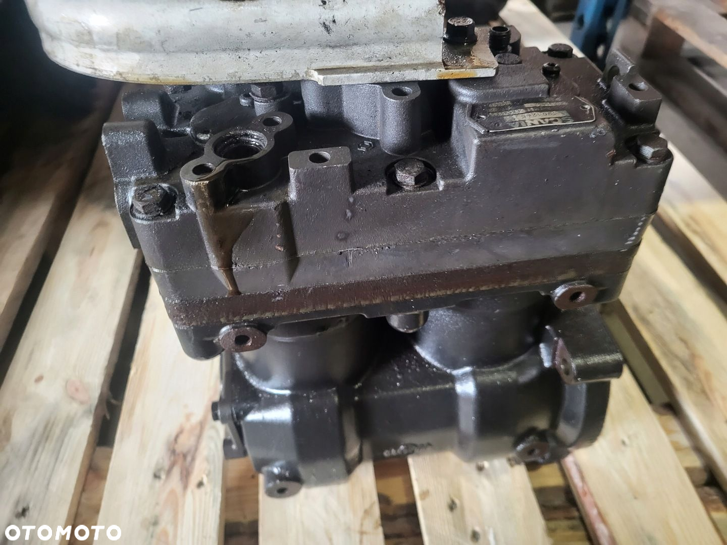 Sprężarki Powietrza Scania R DC13 1901246 - 8