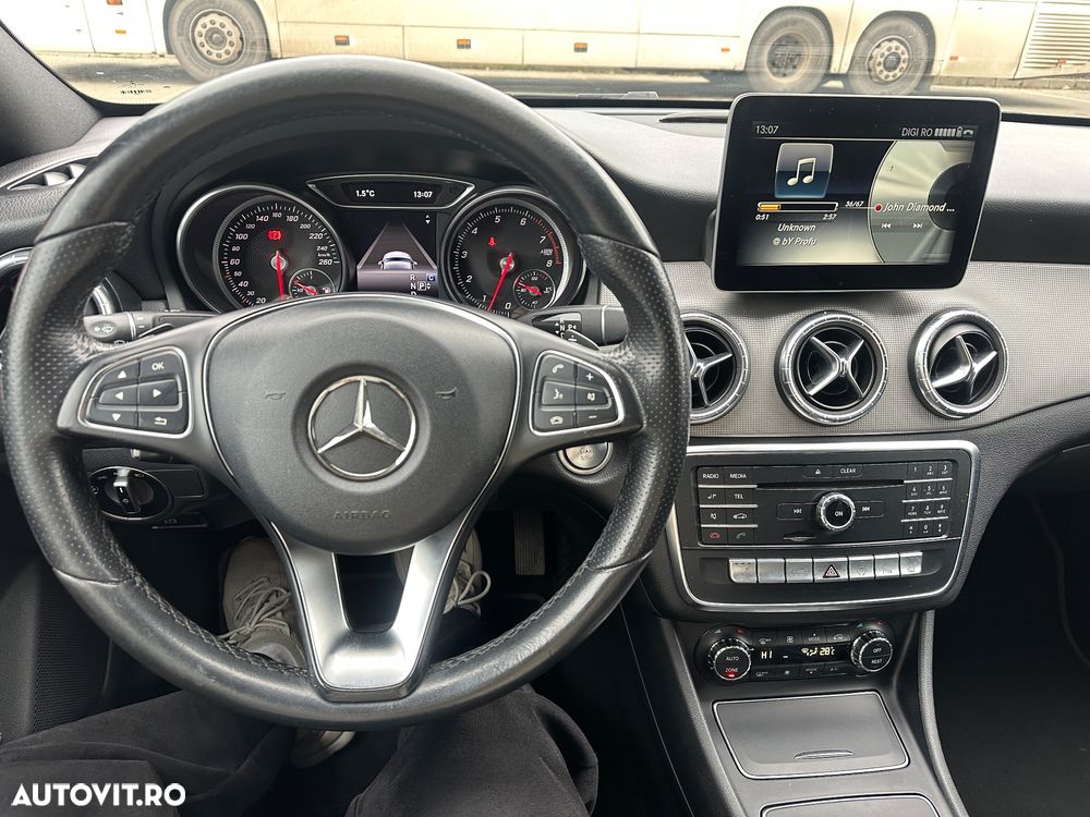 Mercedes-Benz CLA - 13