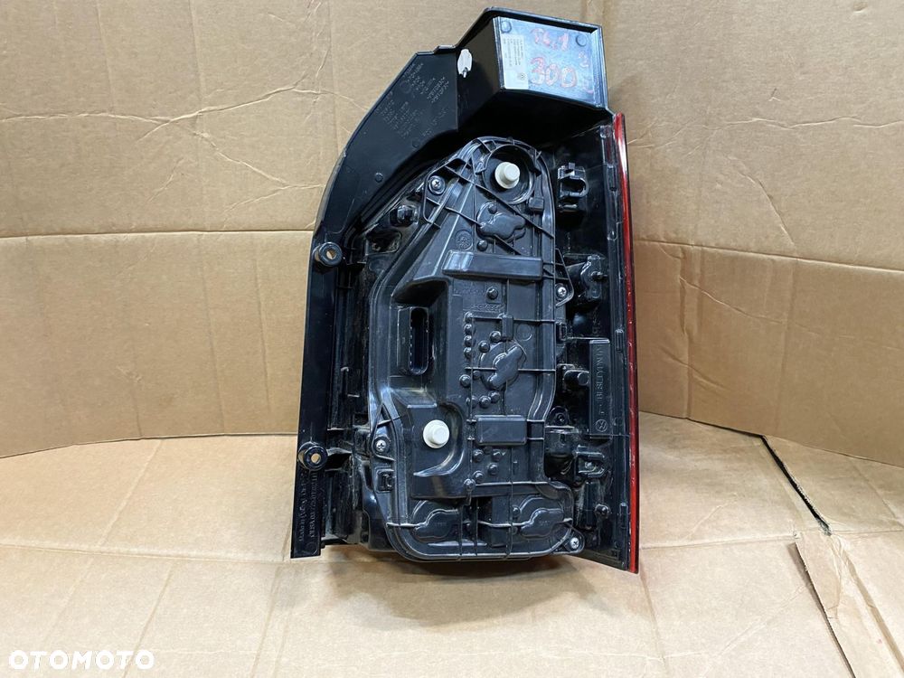 VW T6 T6.1 LIFT TRANSPORTER CARAVELLE 15- LAMPA TYLNA LEWA ORYGINALNA - 4