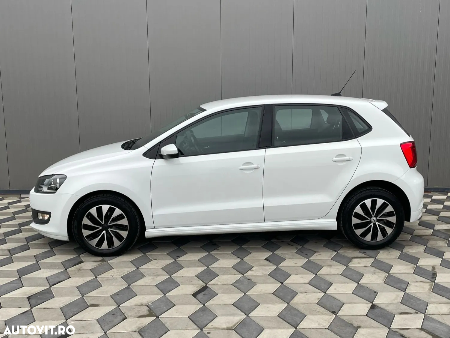 Volkswagen Polo 1.4 TDI (Blue Motion Technology) Comfortline - 9