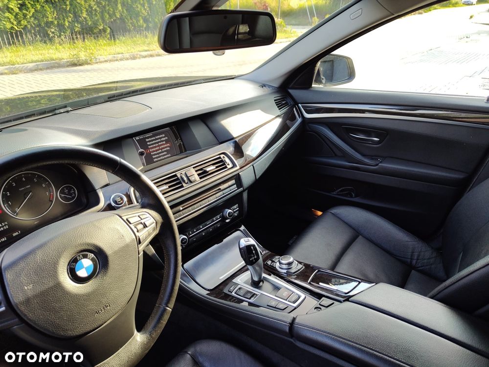 BMW Seria 5 528i xDrive - 6