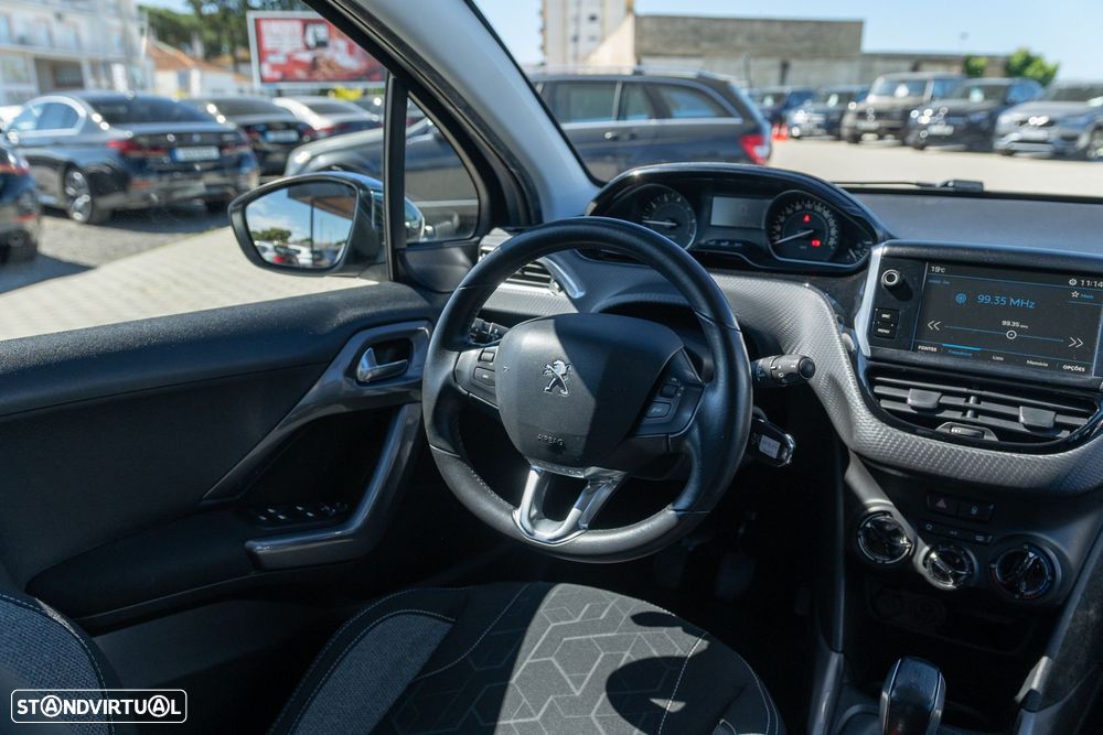 Peugeot 2008 1.2 PureTech Style - 16