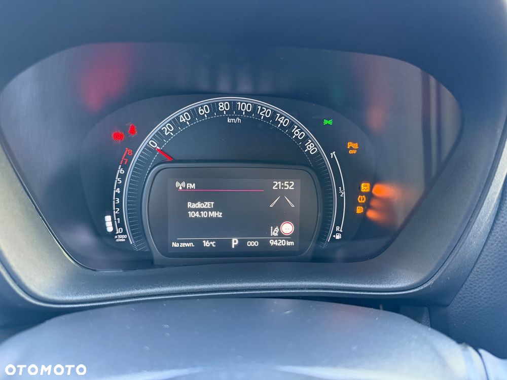 Toyota Aygo X 1.0 VVT-i JBL CVT - 13