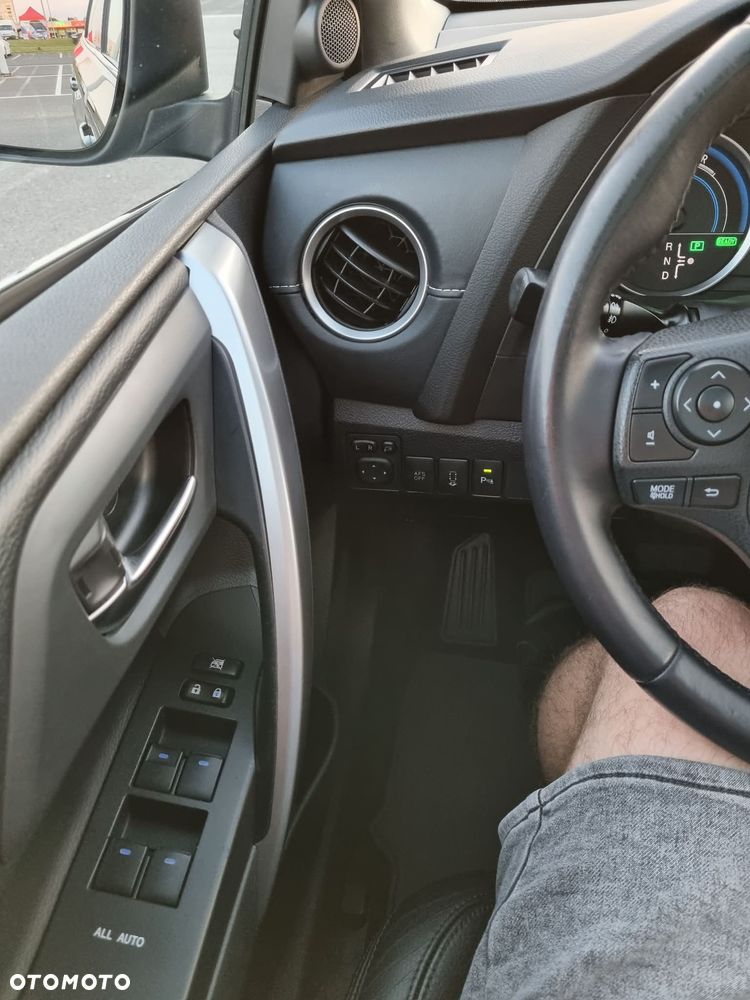 Toyota Auris - 11