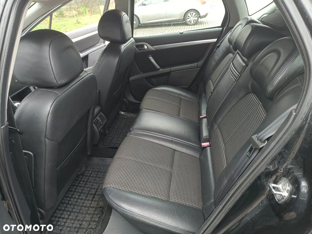 Peugeot 407 HDi 135 - 14