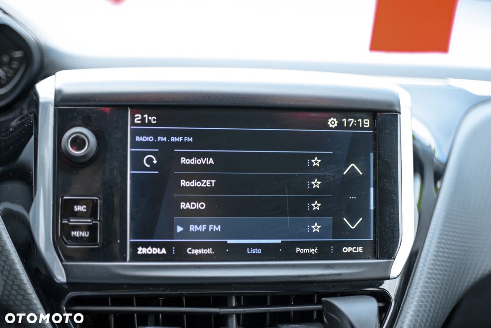 Peugeot 2008 1.2 Pure Tech Active - 12