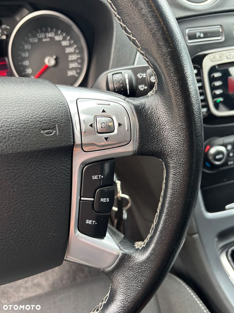 Ford Mondeo - 26