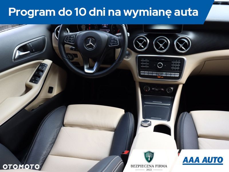 Mercedes-Benz GLA - 8