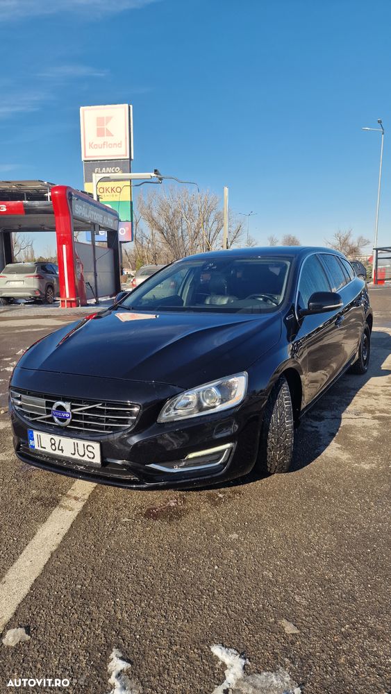 Volvo V60 D6 Plug-In-Hybrid AWD Geartronic Summum - 1