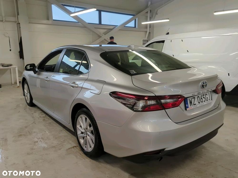 Toyota Camry 2.5 Hybrid Comfort CVT - 3