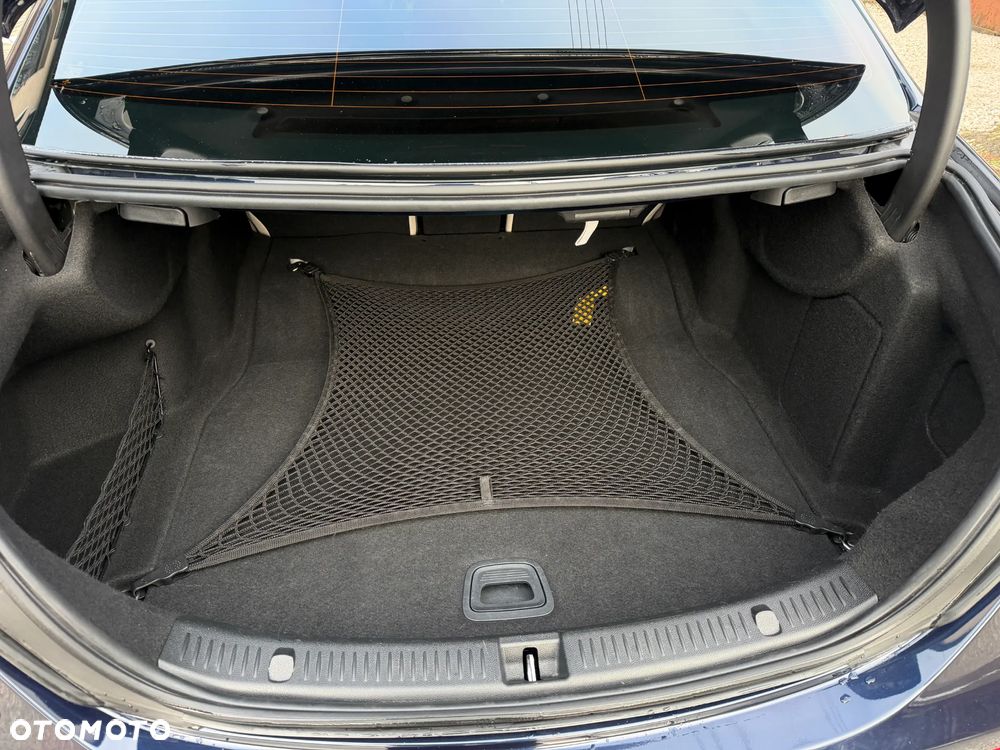 Mercedes-Benz Klasa E 220 d 4-Matic 9G-TRONIC - 36