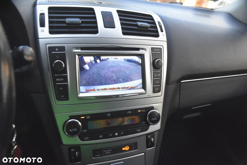 Toyota Avensis 2.2 D-4D Premium - 9
