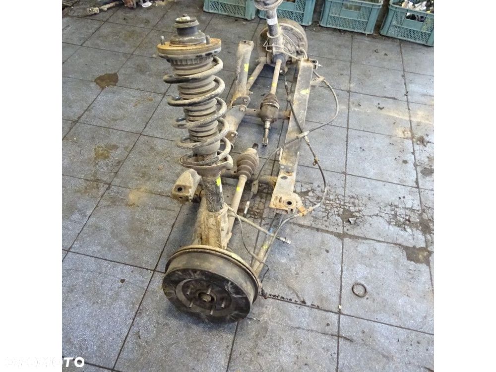 LAND ROVER FREELANDER 2.5B OŚ TYLNA BELKA - 2