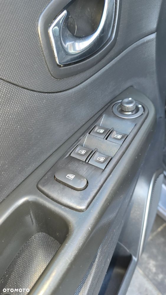 Renault Captur 0.9 Energy TCe Life EU6 - 9